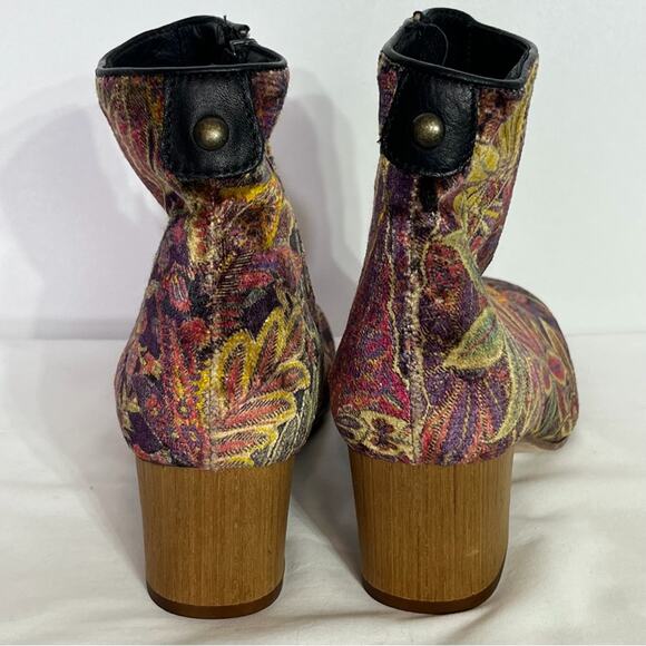 Hudson London Apisi Velvet Ankle Booties Size 39 NWOB - Picture 5 of 8